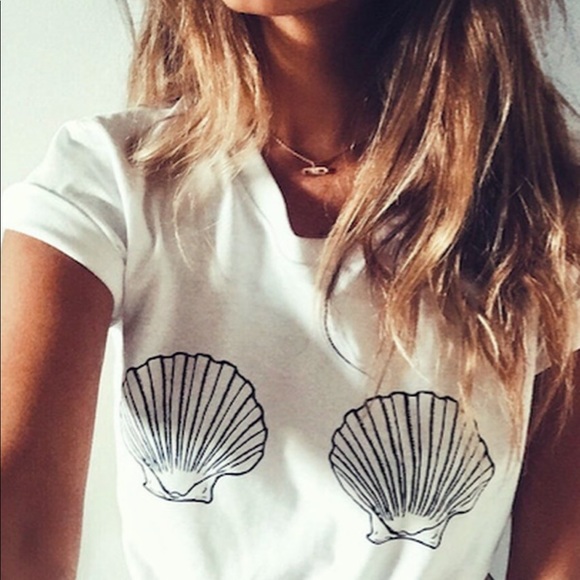 Bella + Canvas 'Seashells' Graphic Crew Neck Tee - Picture 3 of 8